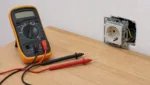 Spannungspruefung im Haushalt mit dem Multimeter: So ueberpruefen Sie Steckdosen und Leitungen